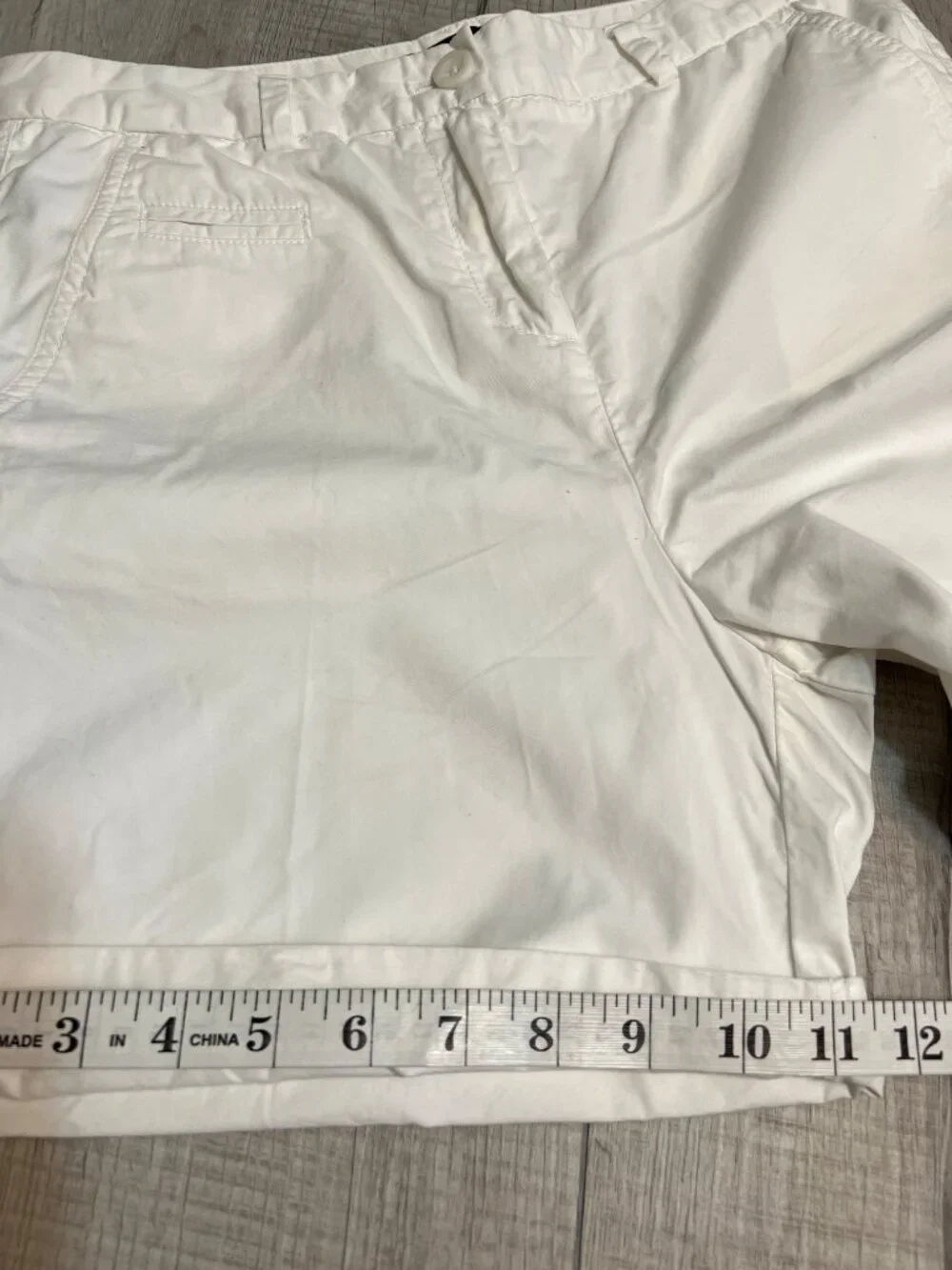 M&S Collection White Chino Shorts Size US 6 Cuffed Cotton Minimalist Preppy 29